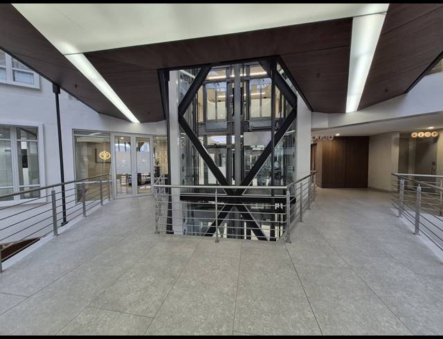 366M² OFFICE TO LET IN SANDTON CENTRAL